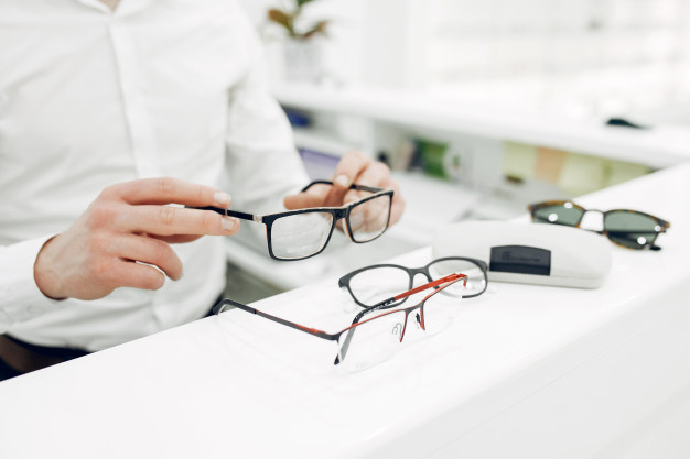 Conseils d’un opticien visagiste