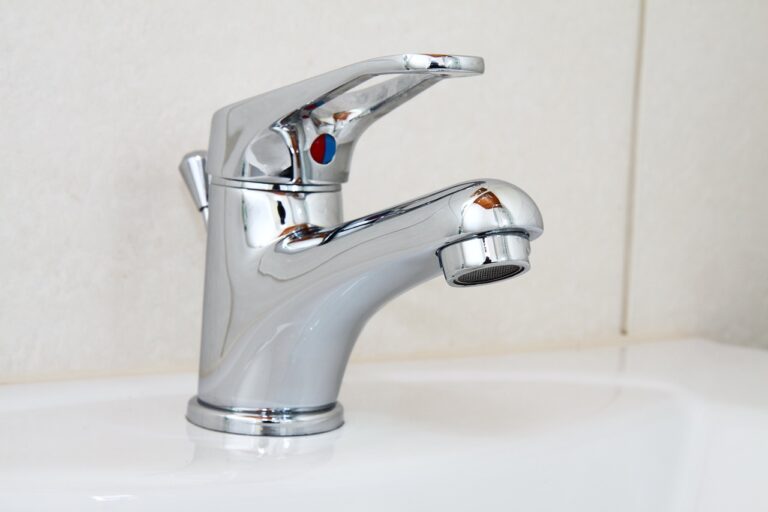 Détecter les fuites d'eau : Les signes qui ne trompent pas